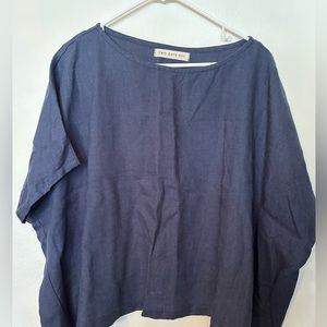 Two days off linen top